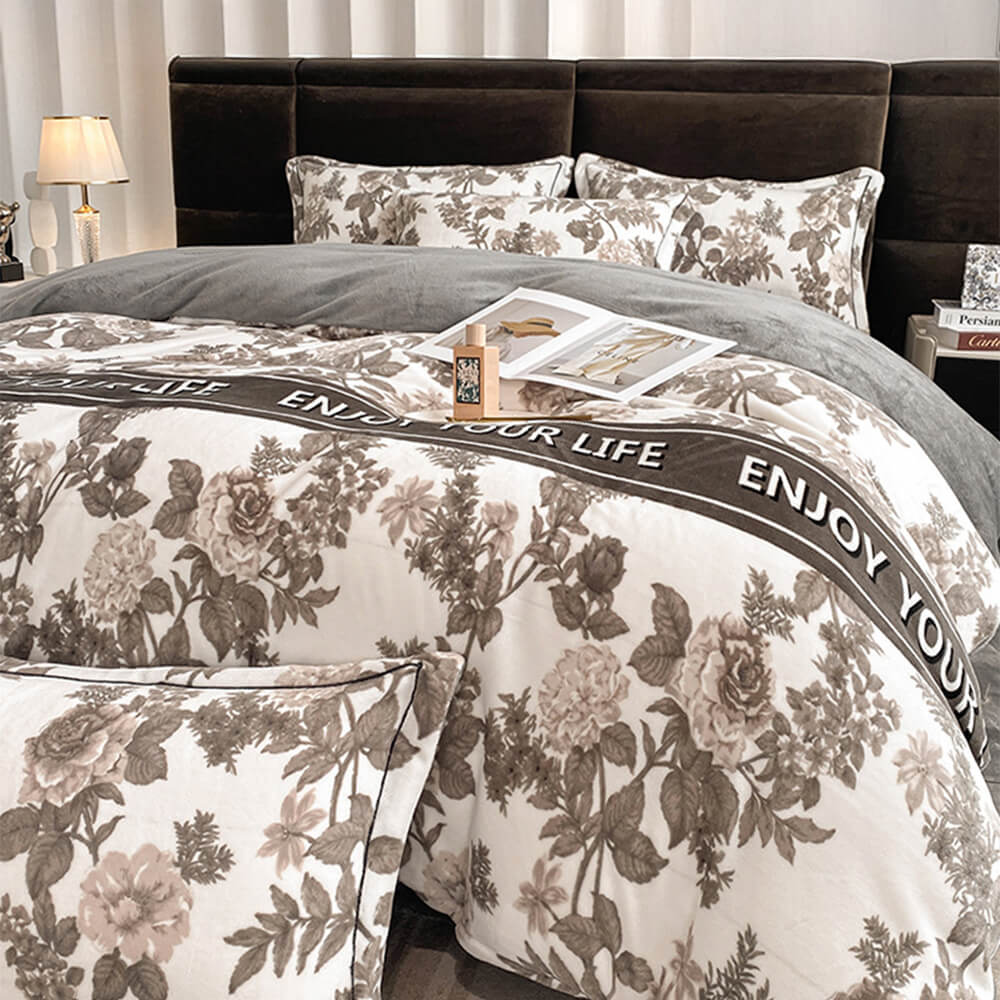 Ensemble de draps de lit chaud antistatique en velours de lait de style européen élégant