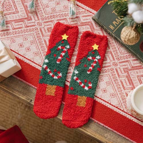 Weihnachts-Weihnachtsmann-Strickschal, passende Socken für Haustier und Besitzer