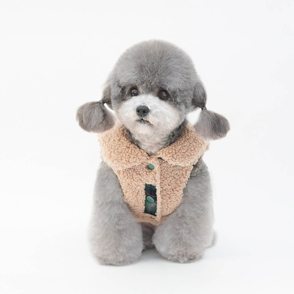 Sherpa-Hundeweste mit Karobesatz – gemütlich, süß und perfekt für den Winter